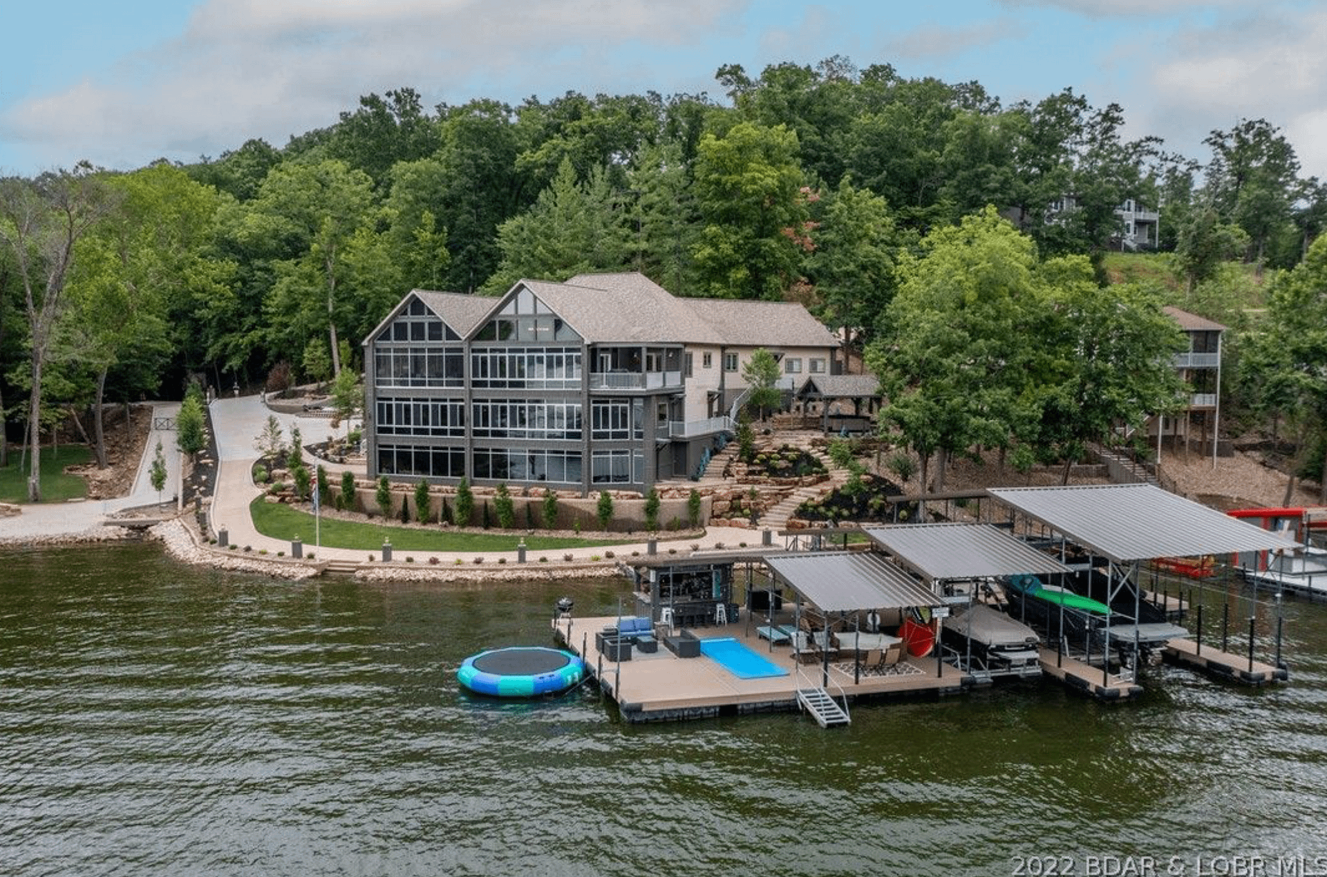 $4 Million Lakefront Home In Camdenton, Missouri (PHOTOS)