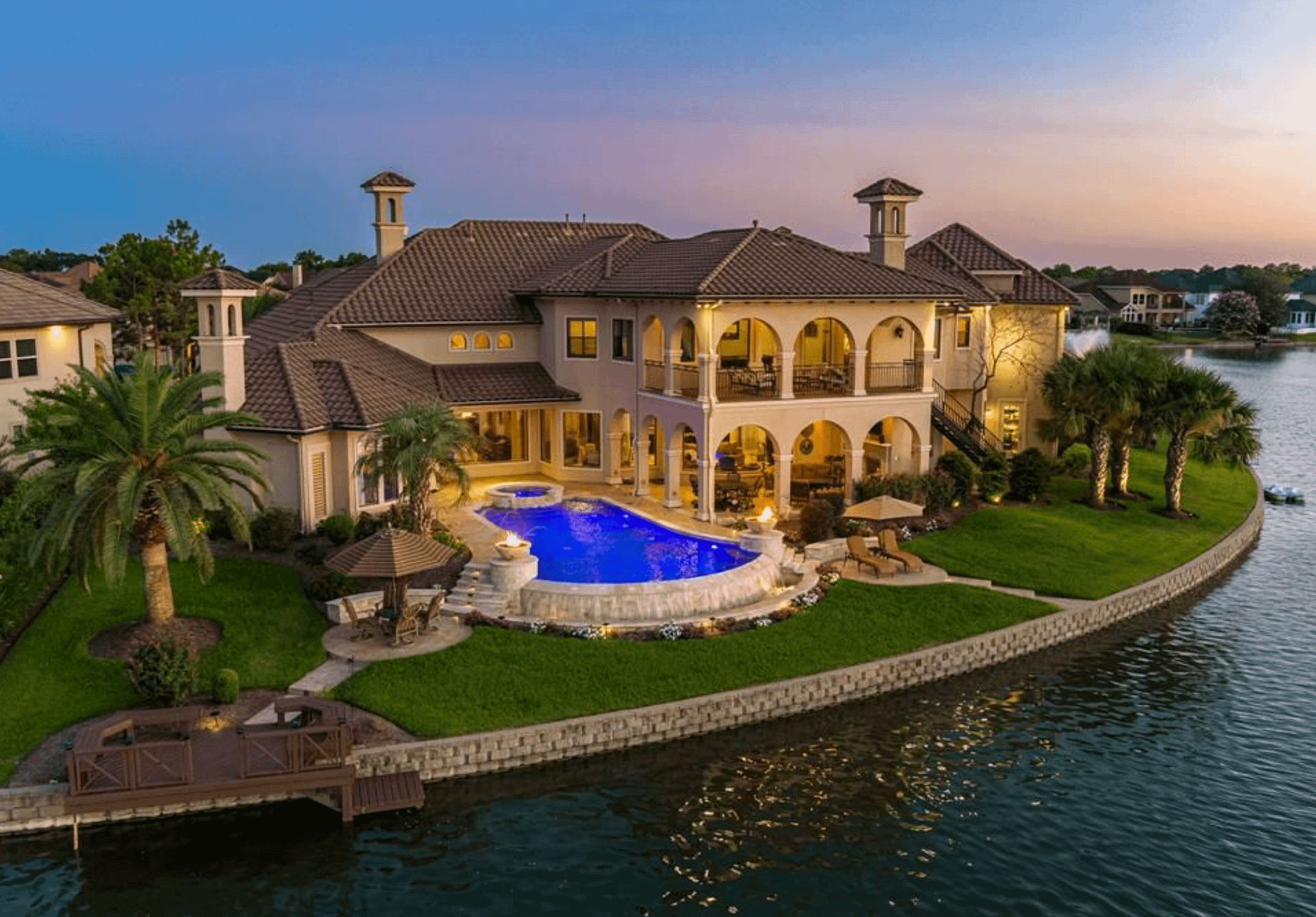 Mediterranean Home In Katy, Texas With Infinity Pool (PHOTOS)