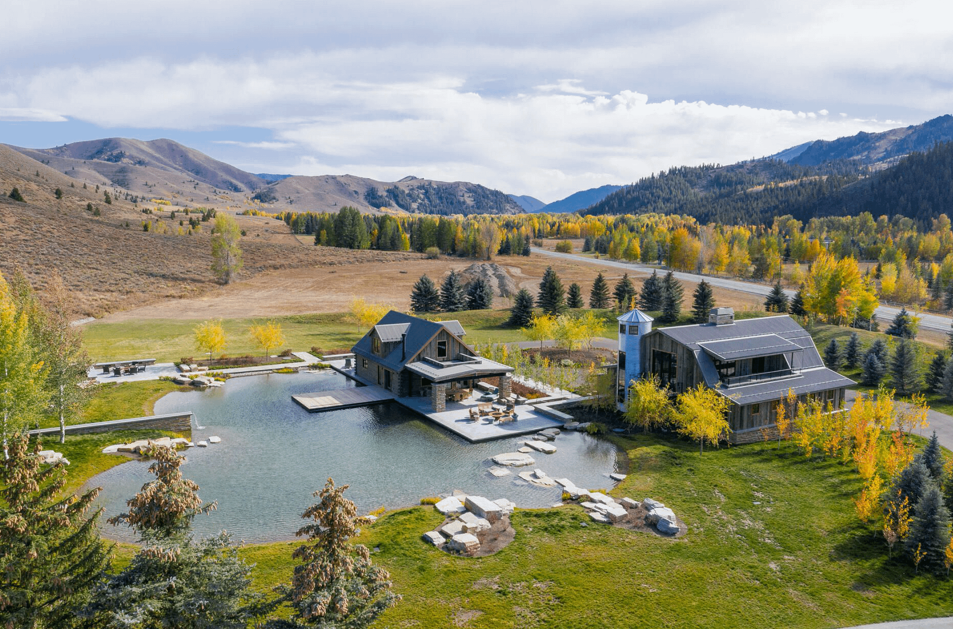 11 Acre Estate In Sawtooth City, Idaho (PHOTOS)