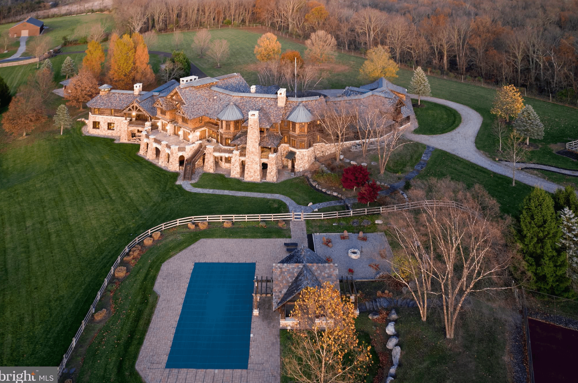 125 Acre Estate In Milford, New Jersey (PHOTOS)