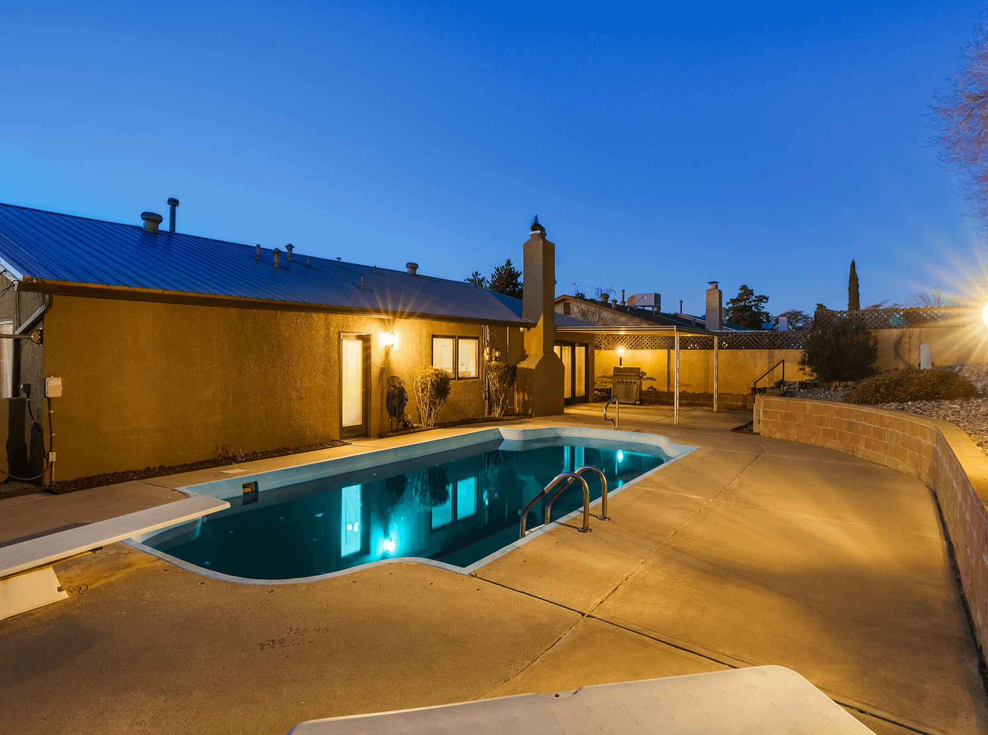 Walter White's House From Breaking Bad Can Be Yours For 4 Million(00)