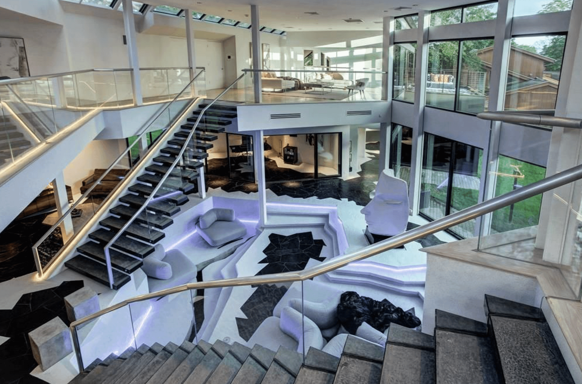 The "Darth Vader House" Lists In Houston, Texas (PHOTOS)