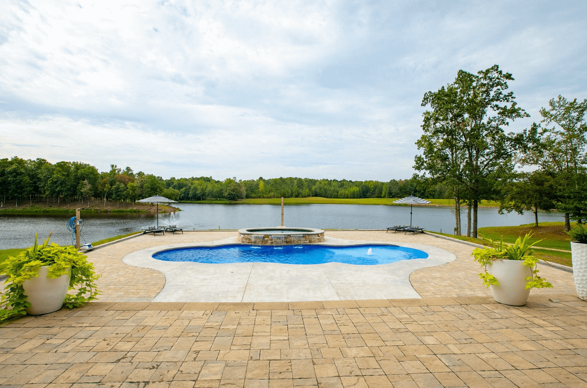 151 Acre Tennessee Estate With A Private Lake (PHOTOS)