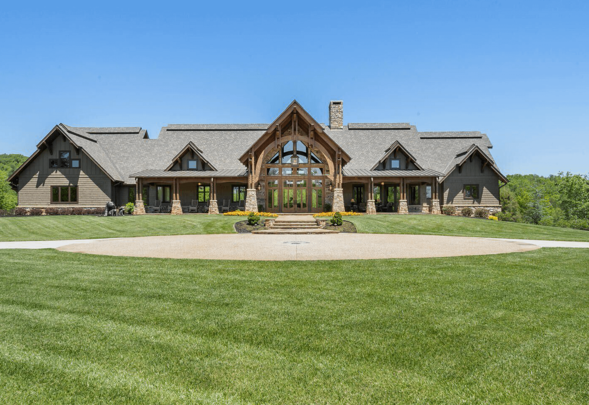 Luxury Home On 14 Acres In (PHOTOS)