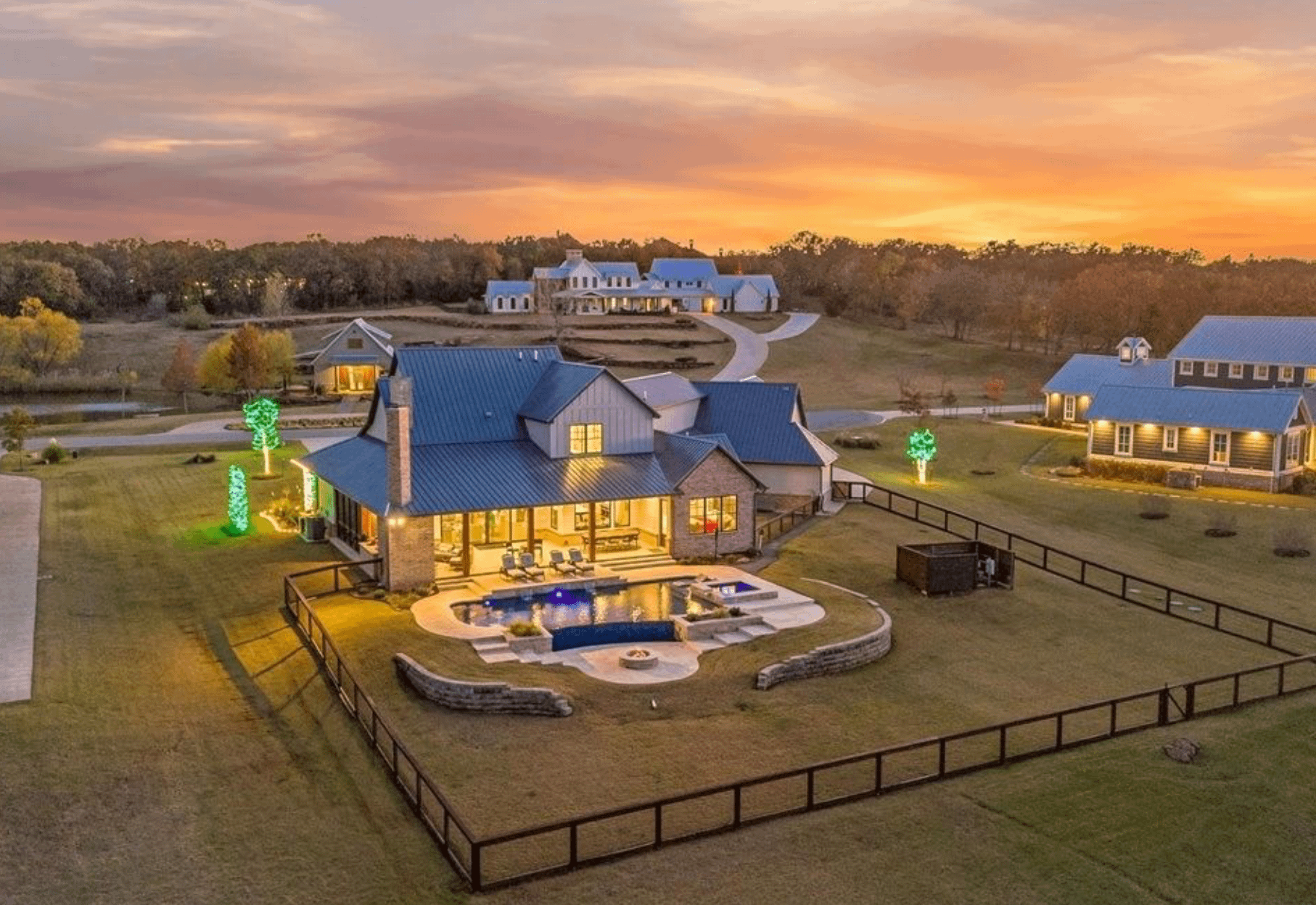 Modern Farmhouse Style Home in Oklahoma (PHOTOS)