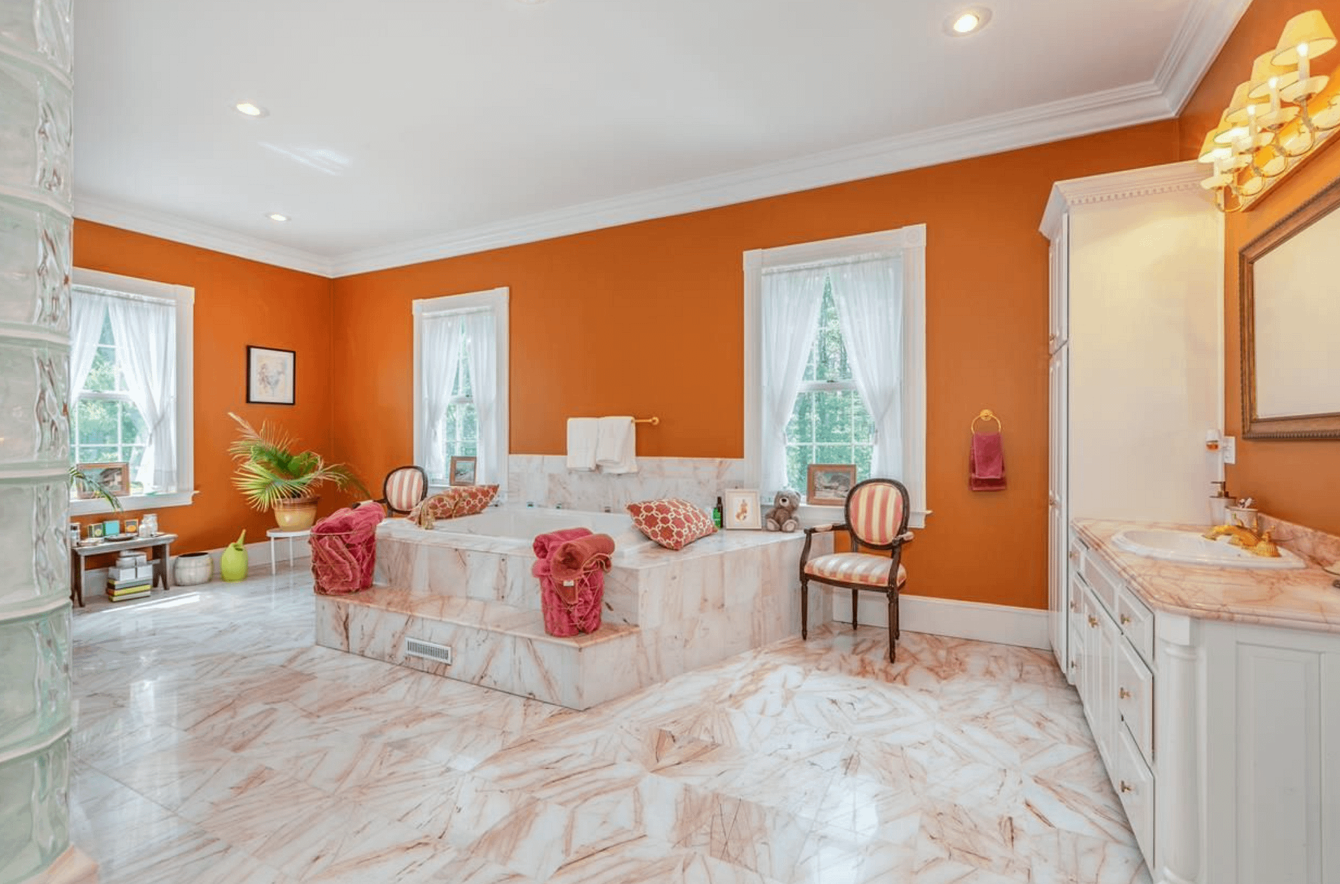 New Hampshire Home On 16 Acres With Indoor Pool