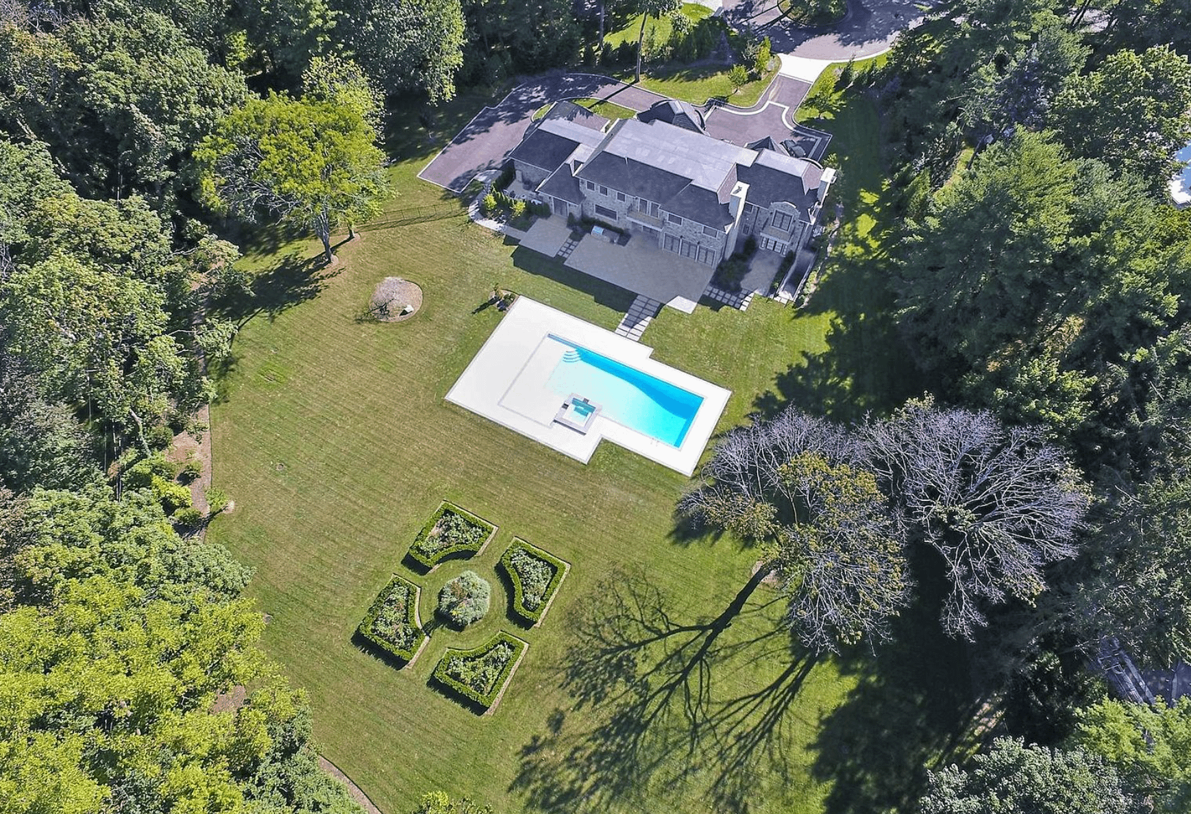 5 Million Brick & Stone New Build In Old Westbury, New York (PHOTOS