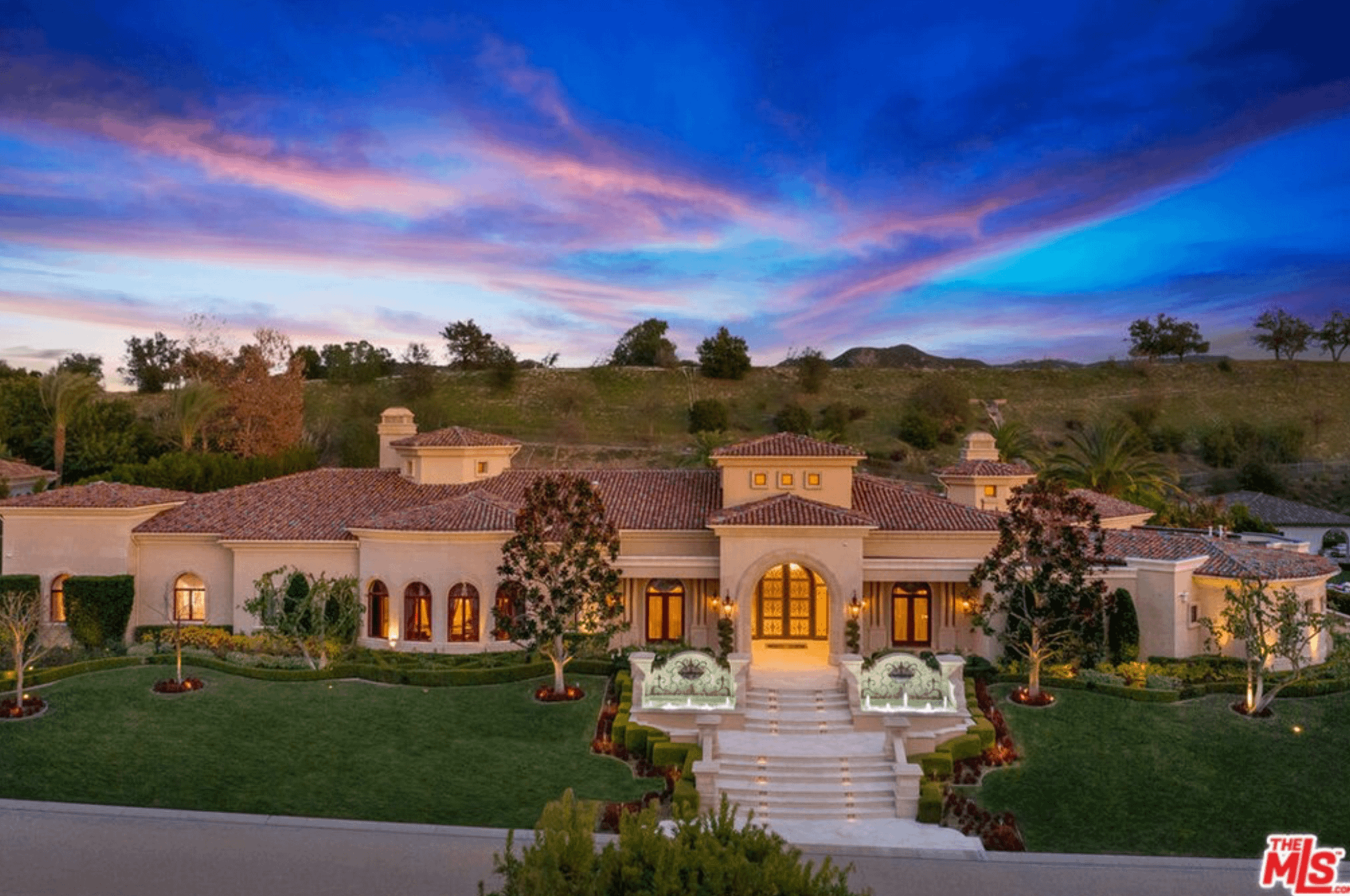 Britney Spears Buys Calabasas Home For $11.8 Million (photos)