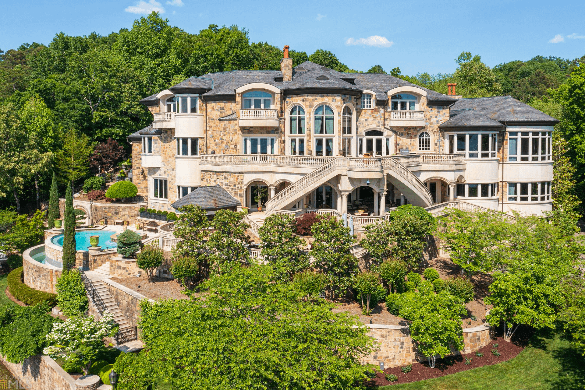 Incredible Lakefront Home In Chattanooga, Tennessee (PHOTOS)