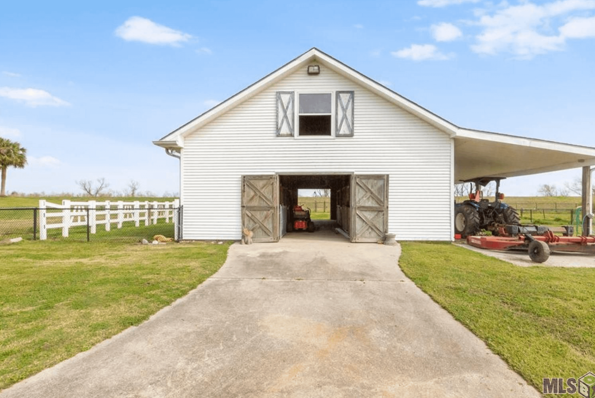 329 Acre Riverfront Estate In Louisiana (PHOTOS)