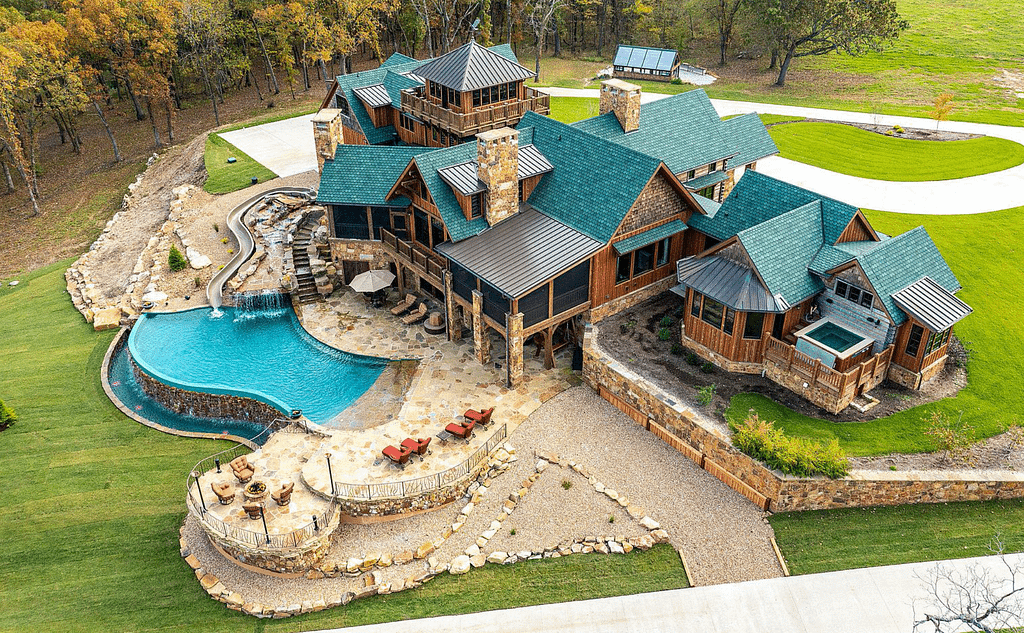 Amazing 260 Acre Estate In Bolivar, Missouri (PHOTOS)