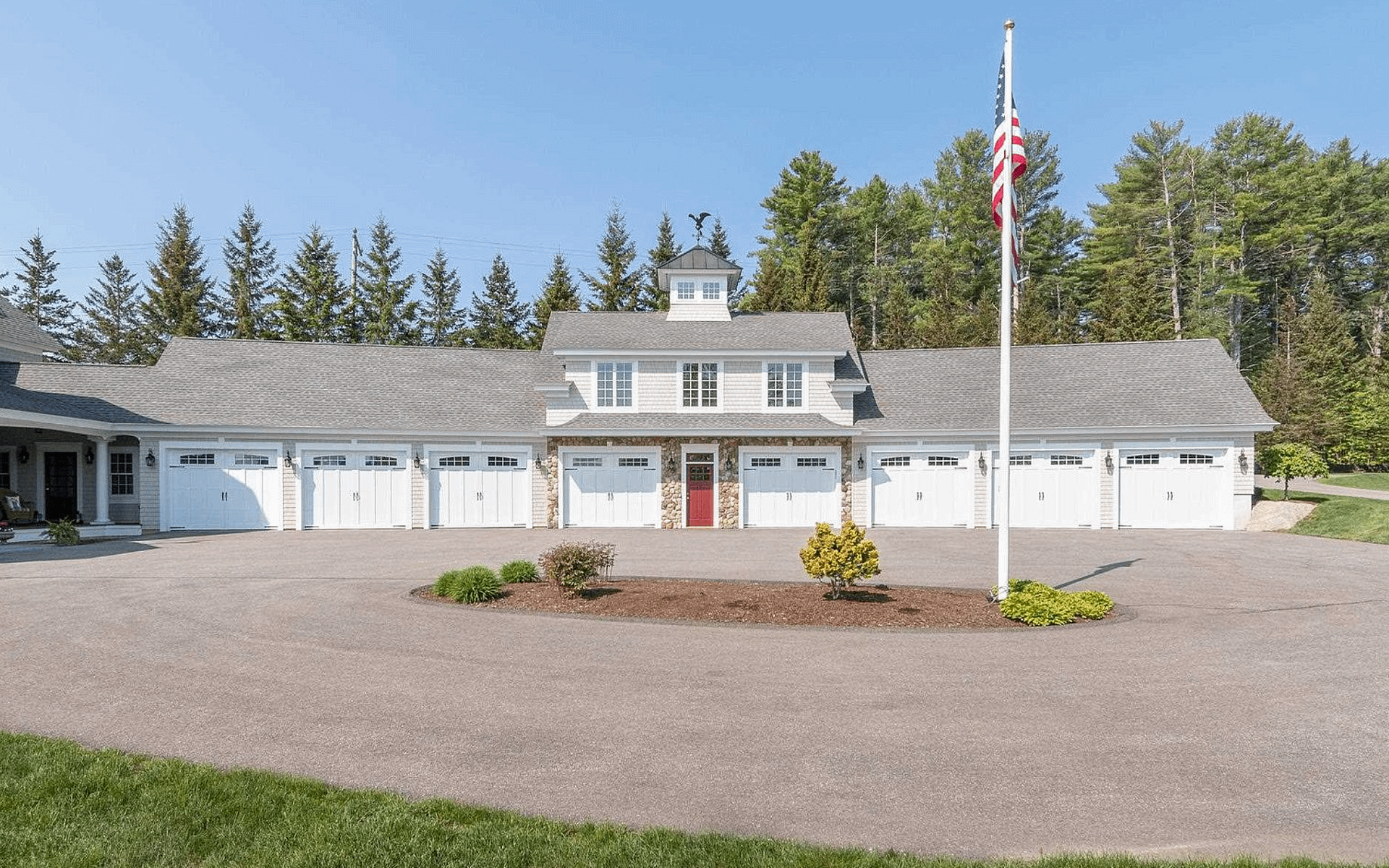 Lakefront Home In Laconia, New Hampshire With 8Car Garage Homes of