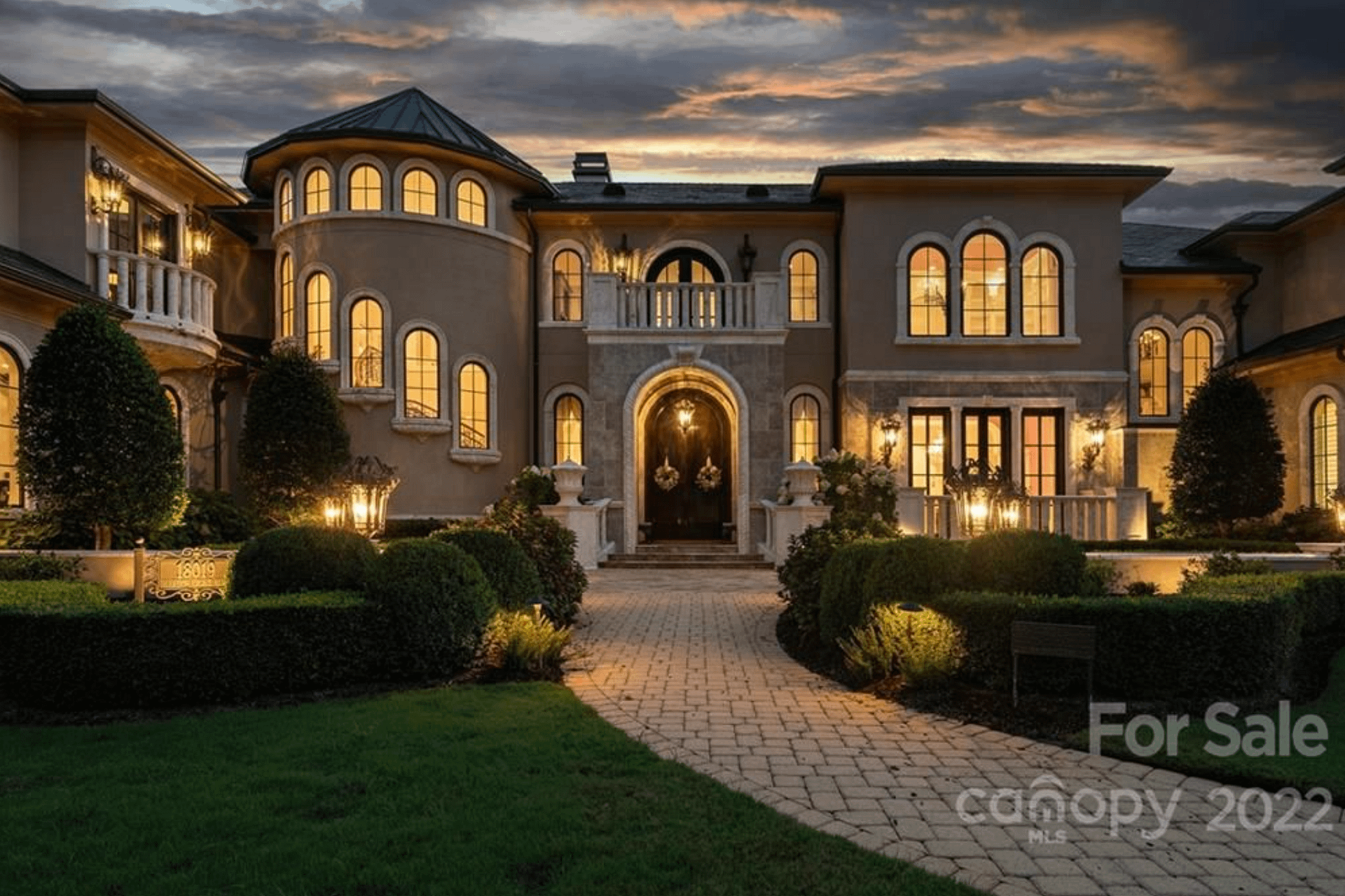 16 Million Lakefront Home In Cornelius, North Carolina (PHOTOS